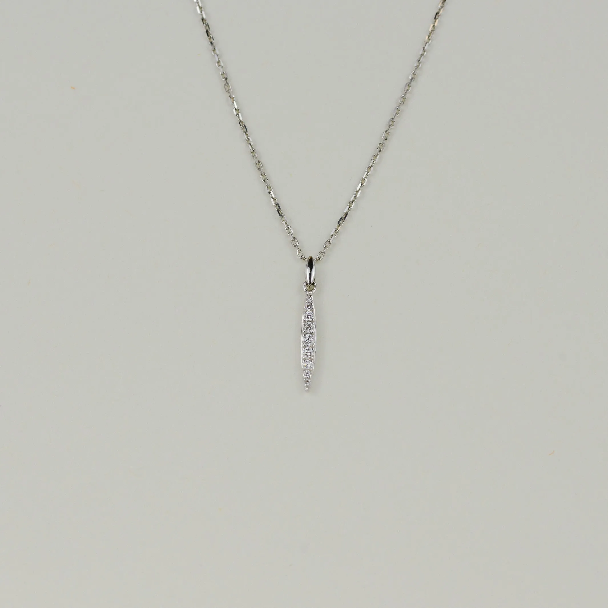 18ct White Gold 0.09ct Diamond Necklet