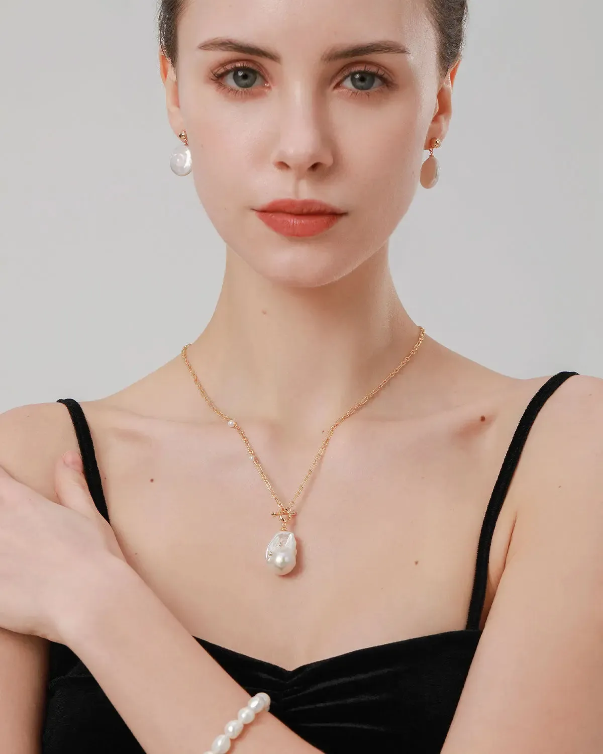 Baroque Charming Pearl Earrings