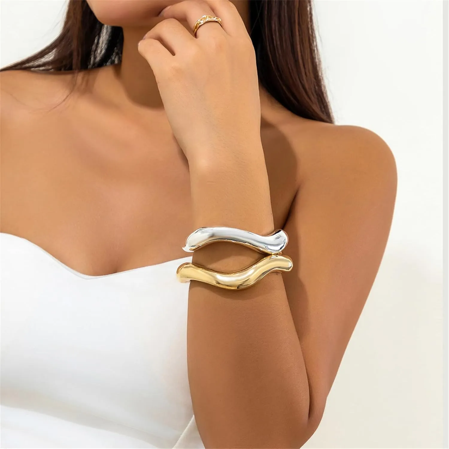 Chunky Gold Bracelets for Women,2 Pcs Gold Stacking Cuff Bangle Bracelet Silver Plated Cuff Bangle Bracelets Open Wide Irregular Minimalist Bangle Jewelry