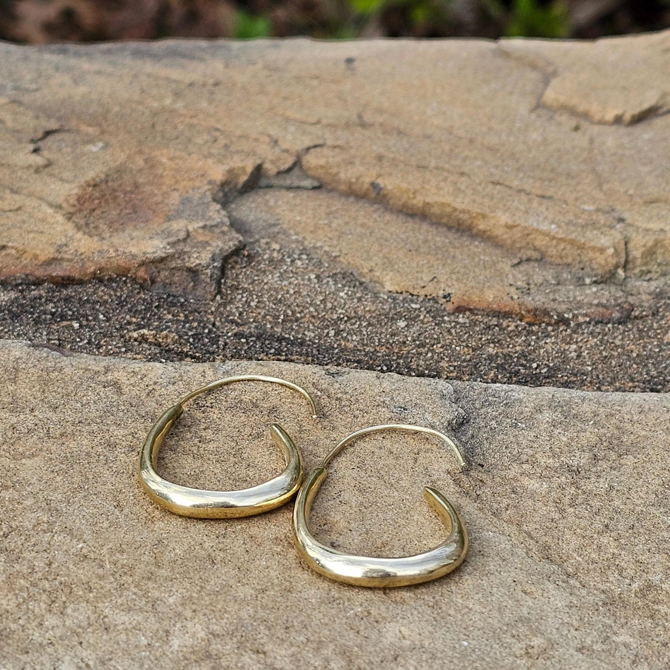 Continuous Curve Brass Earrings