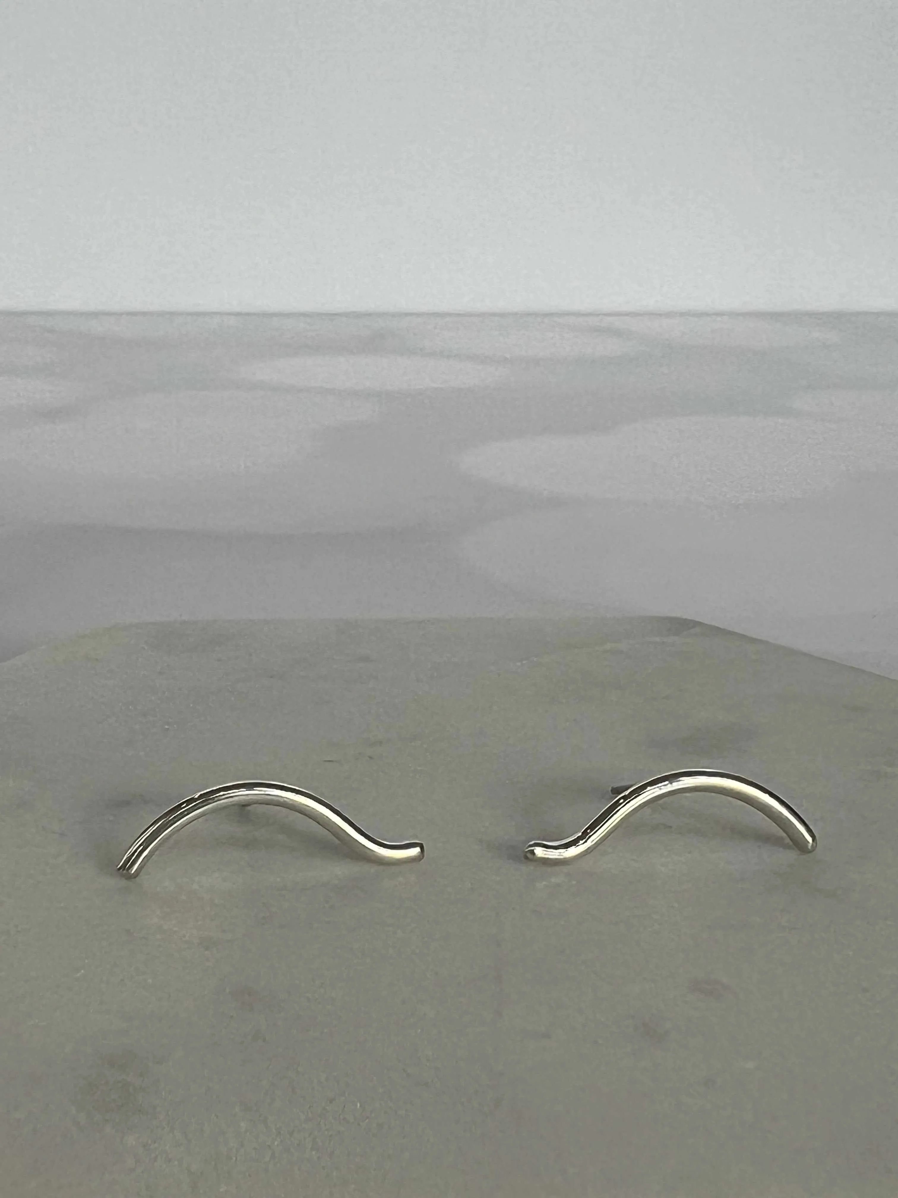 Curve Stud Earrings