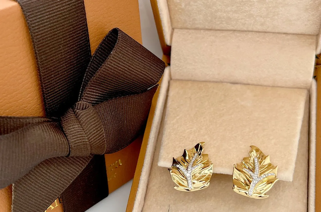 Earrings 18kt Gold Yellow Leaves & Diamonds Omega Back