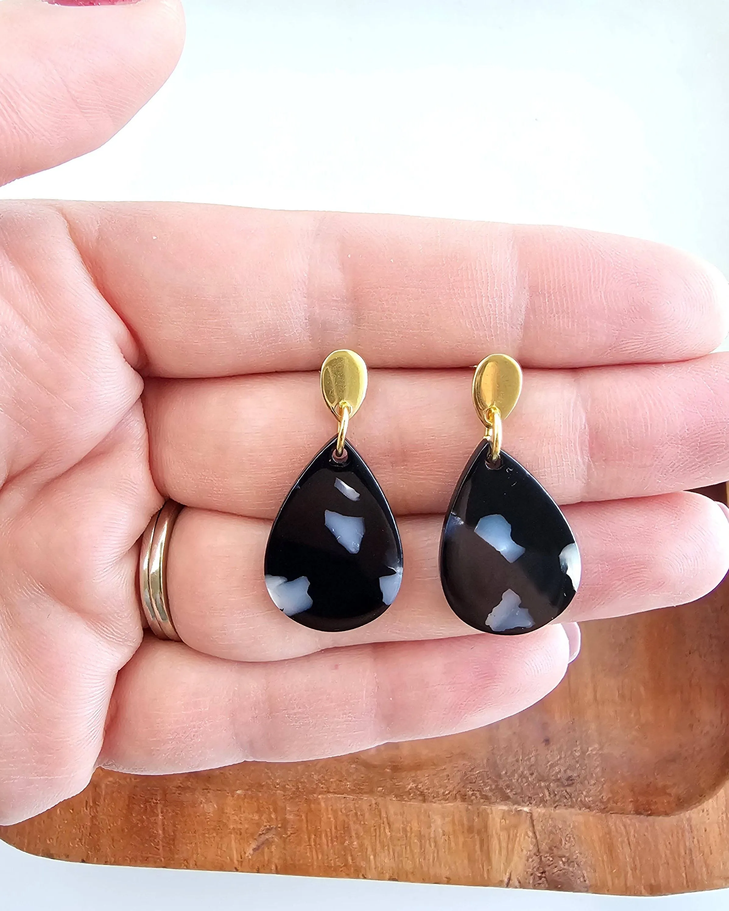 Leah Earrings - Onyx