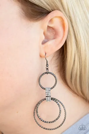 Paparazzi Earring ~ Getting Hitched - Black