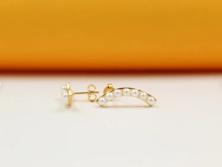 Pearl Curve Earrings
