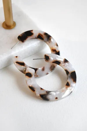 TORTOISE ACRYLIC HOOP EARRINGS
